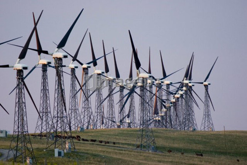 Windmills used to generate electrical power at Cowley Ridge in southern Alberta, Canada