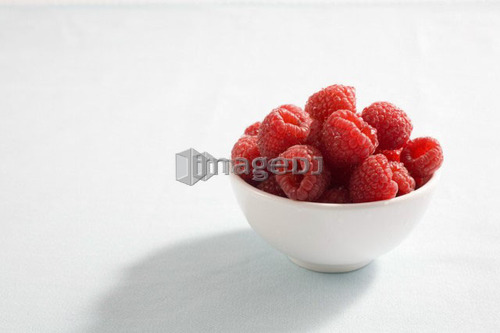 Bowl of raspberries