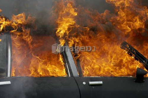 Station wagon car on fire, Smithville, Ontario