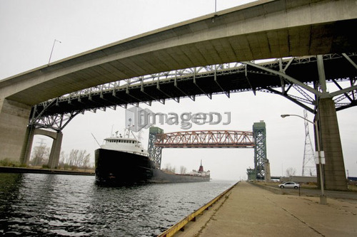 Bulk carrier entering the Burlington Canal