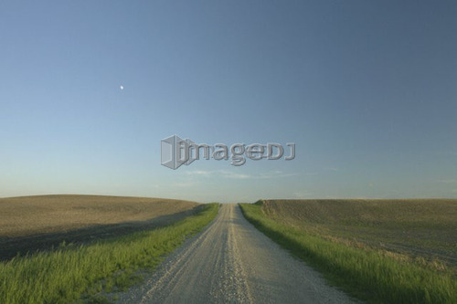 Gravelled rural road; Canada, Manitoba, Erickson