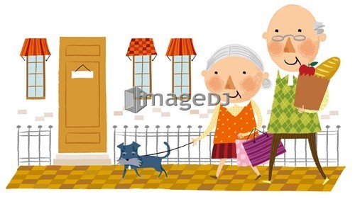 Elderly couple arriving home from shopping